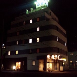 夜の外観