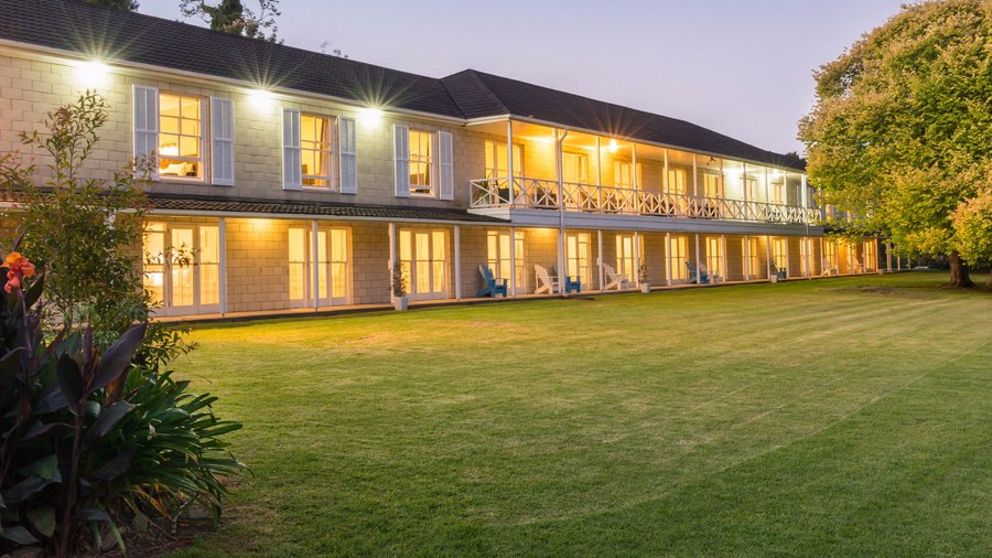 Discovery Settlers Hotel Exterior & Lawns