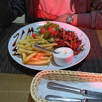 Порции удивляют ,кафе брусничка на ул.энергетиков вкусно очень!