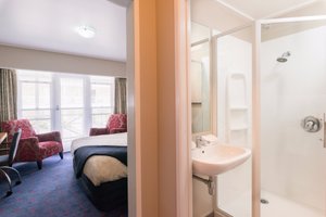 Room & Suite