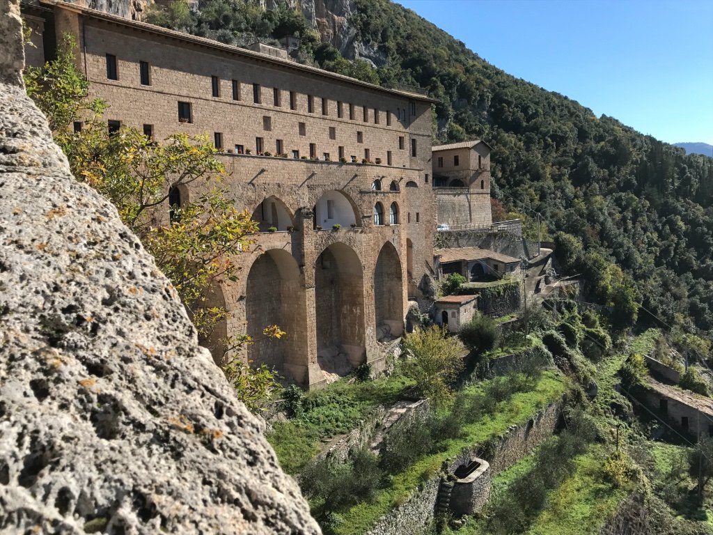 LA FORESTERIA DEL MONASTERO DI SANTA SCOLASTICA - Hotel Reviews ...