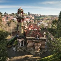 Vista aérea de la fachada Oeste del Capricho de Gaudí.