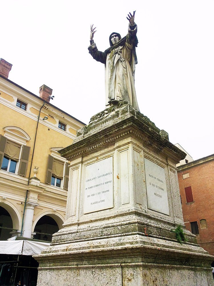 STATUA DI GIROLAMO SAVONAROLA (Ferrara): Ce qu'il faut savoir pour votre visite (avec critiques)