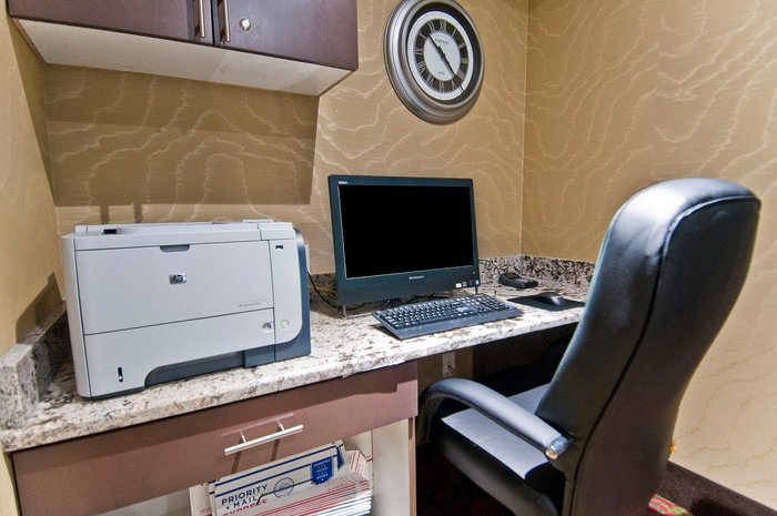 HAMPTON INN & SUITES PAULS VALLEY $109 ($̶1̶2̶9̶) - Prices & Hotel Reviews - OK