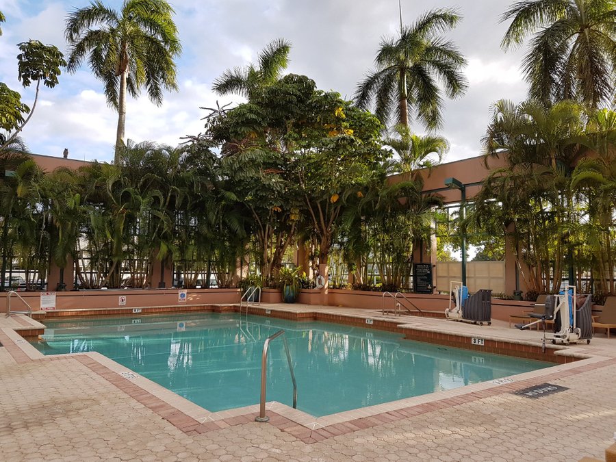 BOCA RATON MARRIOTT BOCA CENTER Prices Hotel Reviews  FL