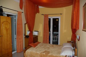 Room & Suite