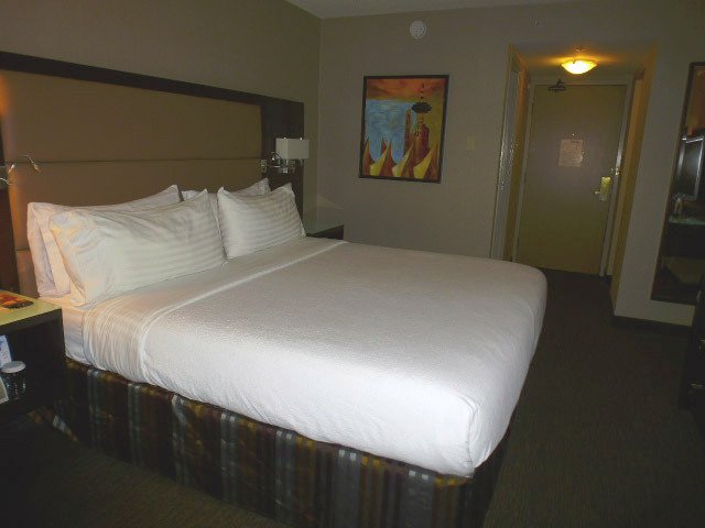 HOLIDAY INN SUITES VANCOUVER DOWNTOWN AN IHG HOTEL Updated 2024   A Clean Comfortable Room 