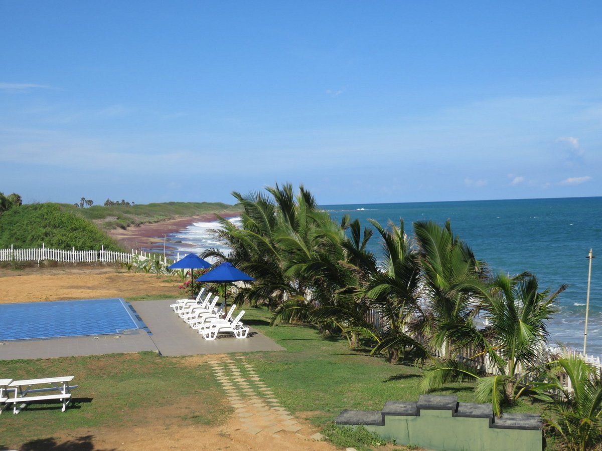 Peacock beach resort spa hambantota 4 хамбантота