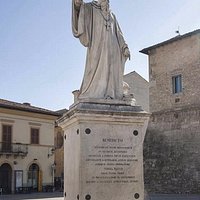 Il monumento a San Benedetto da Norcia