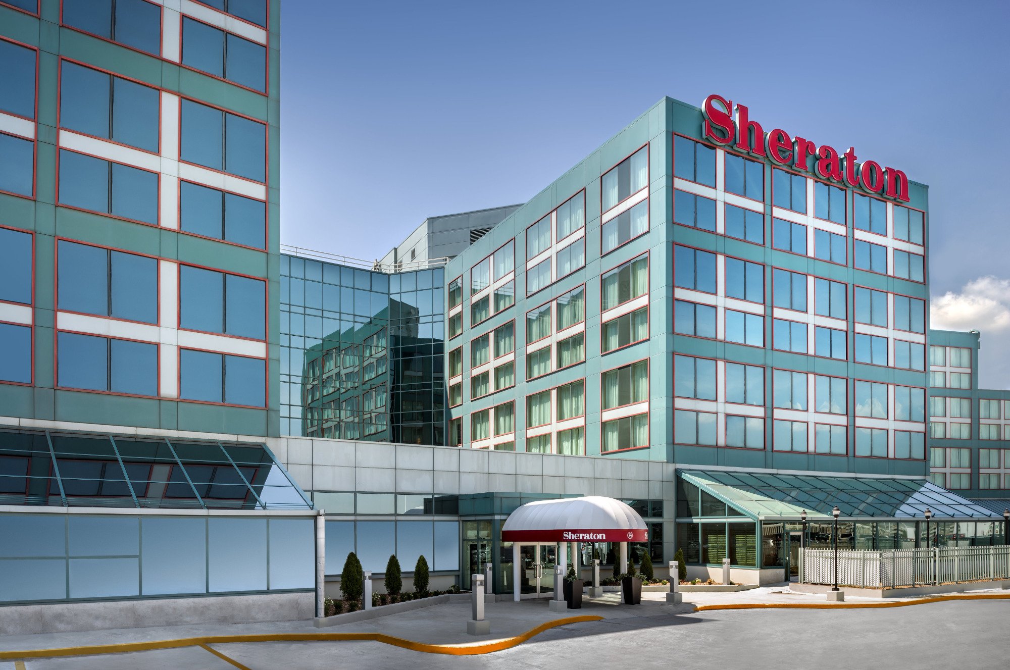 SHERATON GATEWAY HOTEL IN TORONTO INTERNATIONAL AIRPORT Updated 2024   Hotel Front 