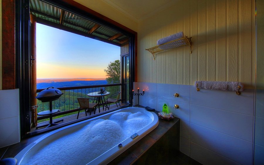 Bullockies Song or Toorali cabin Spa Bath