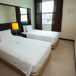 The Twin Room at the Go Hotels Dumaguete