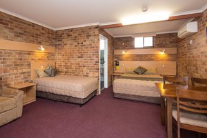 Room & Suite