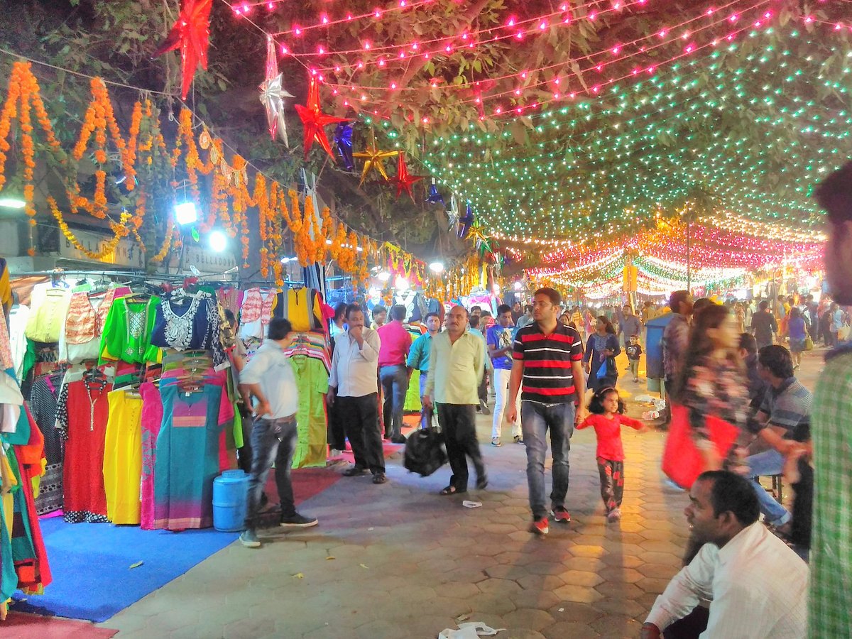 7 Must-Visit Delhi Markets for Shopping Lovers 7 Must-Visit Delhi Markets for Shopping Lovers