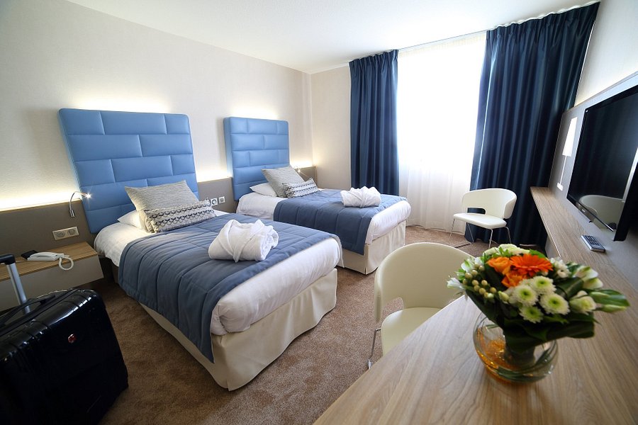 Plaza Site Du Futuroscope Hotel 109 1 6 1 Prices Reviews France Chasseneuil Du Poitou Tripadvisor Plaza Site Du Futuroscope Hotel 109 1 6 1 Prices Reviews France Chasseneuil Du Poitou Tripadvisor