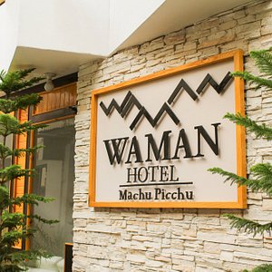 Waman Hotel Fachada