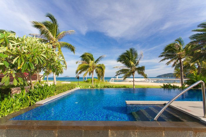 The St. Regis Sanya Yalong Bay Resort Pool Pictures & Reviews - Tripadvisor