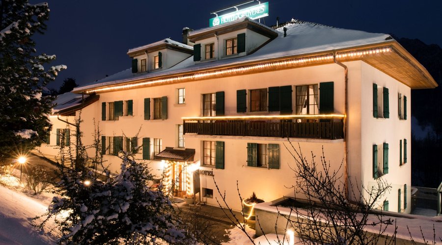 Hotel de Gruyères sous la neige