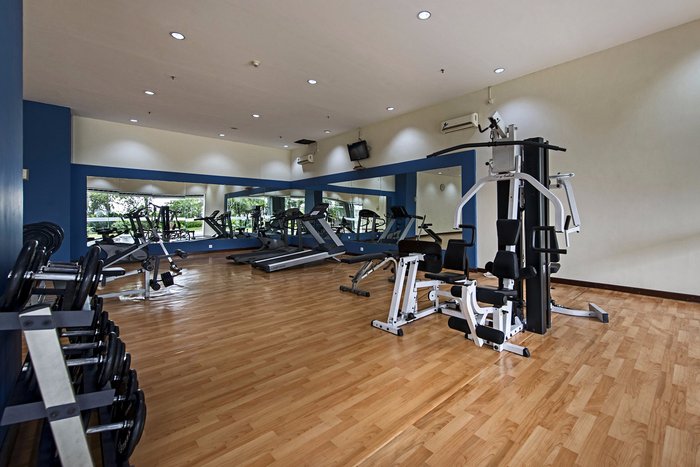 Grand Whiz Poins Square Gym: Pictures & Reviews - Tripadvisor