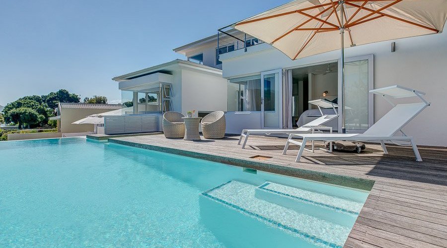 Kingfisher suite private pool