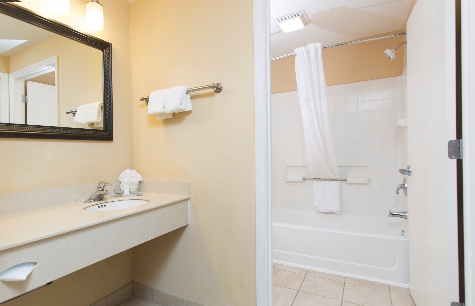Hotel photo 13 of StaySky Suites I-Drive Orlando.