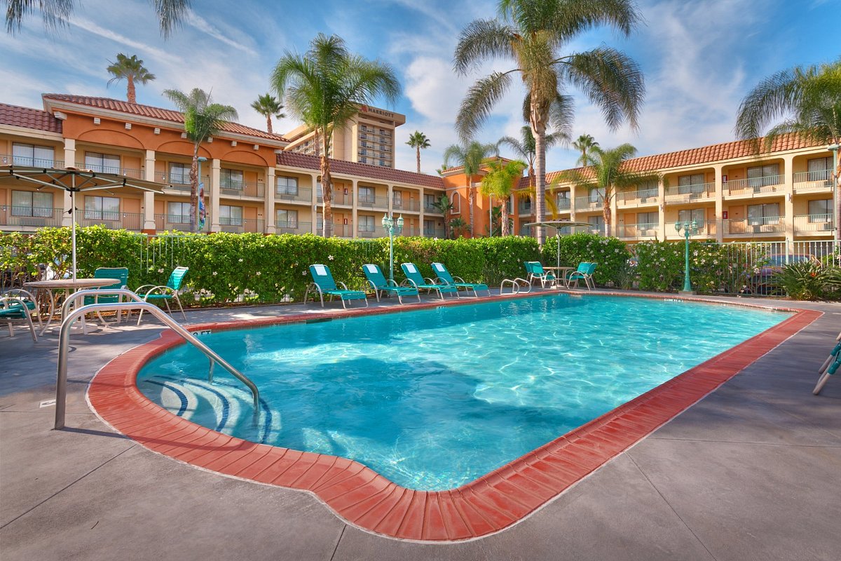 Cortona Inn &amp; Suites Anaheim Resort โรงแรมใน อนาไฮม์