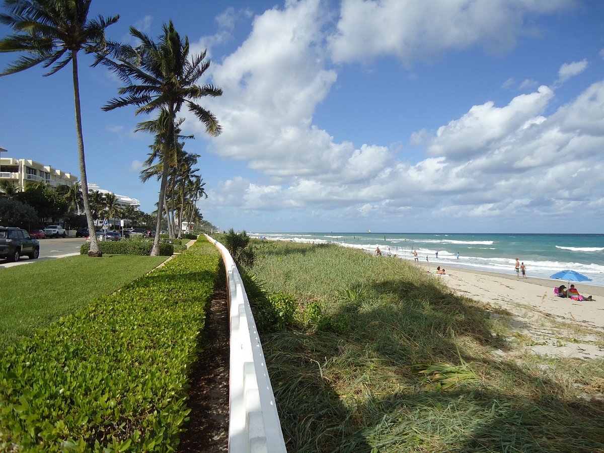 Season's Trends at The Gardens Mall, Eat Palm Beach