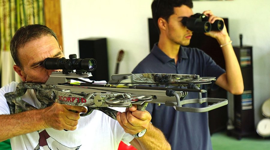 Crossbow shooting with high-tech rdt crossbow.