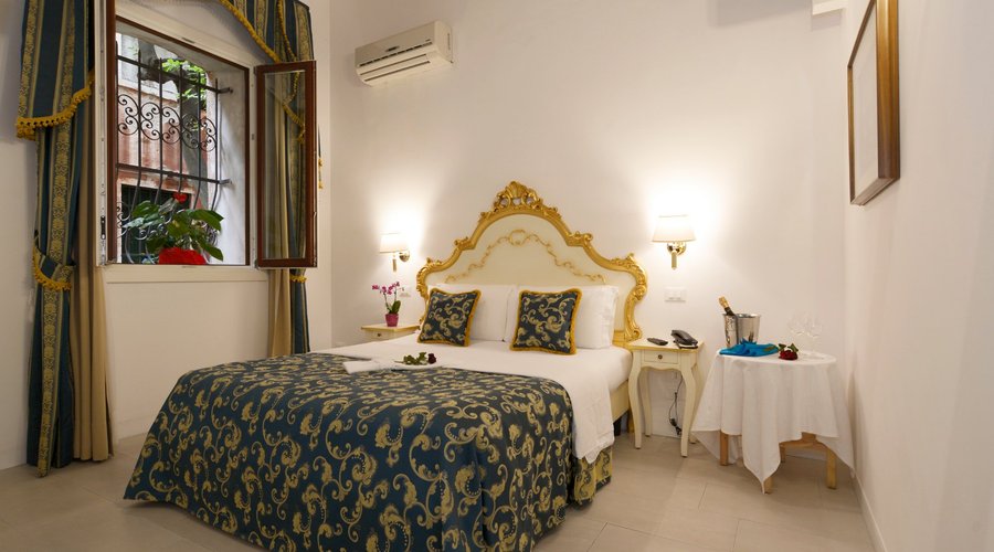 Classic double room , city view