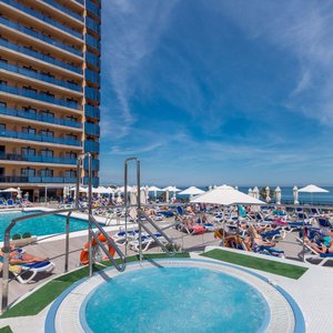 Piscina - Swimming pool HOTEL YARAMAR