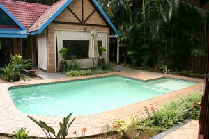 Pool & Beach