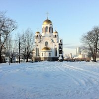 Вид с площади на Храм На Крови