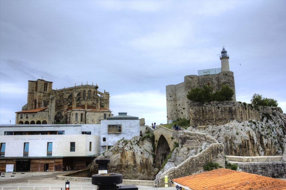 Faro Y Castillo De Santa Ana (Castro Urdiales) - Lo Que Se Debe Saber ...