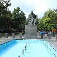 Statua e "piscina"