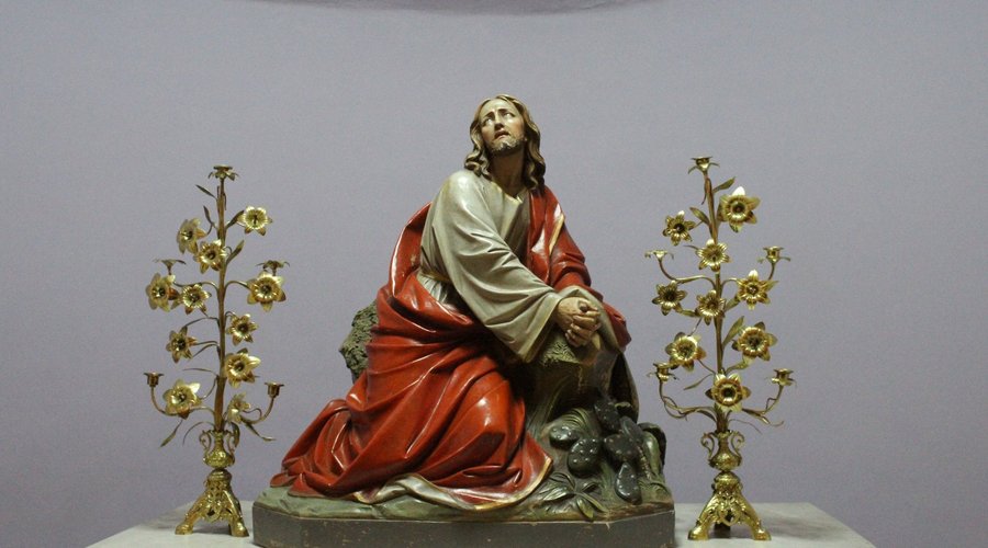 Particolare dell'altare minore a sinistra della chiesa cattolica di Salonicco in Grecia