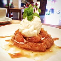 薑雪糕,配上梨子和pastry