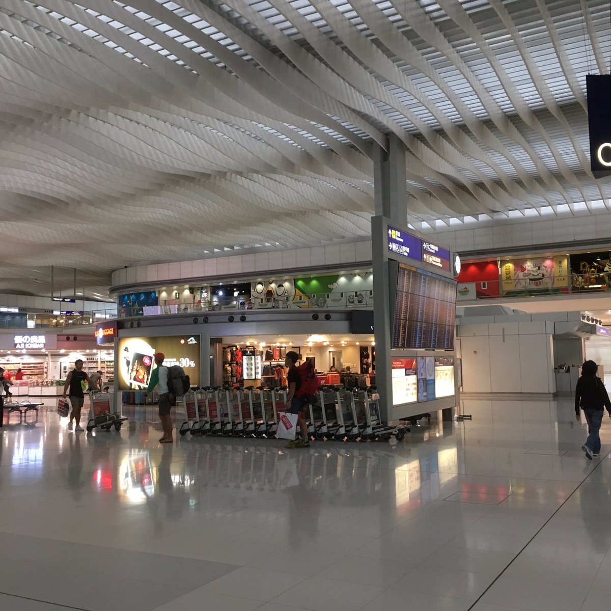 HKIA No.2 Passenger Terminal Building Shopping Area, Гонконг: лучшие советы  перед посещением - Tripadvisor