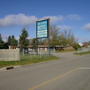 Sign at front of Motel