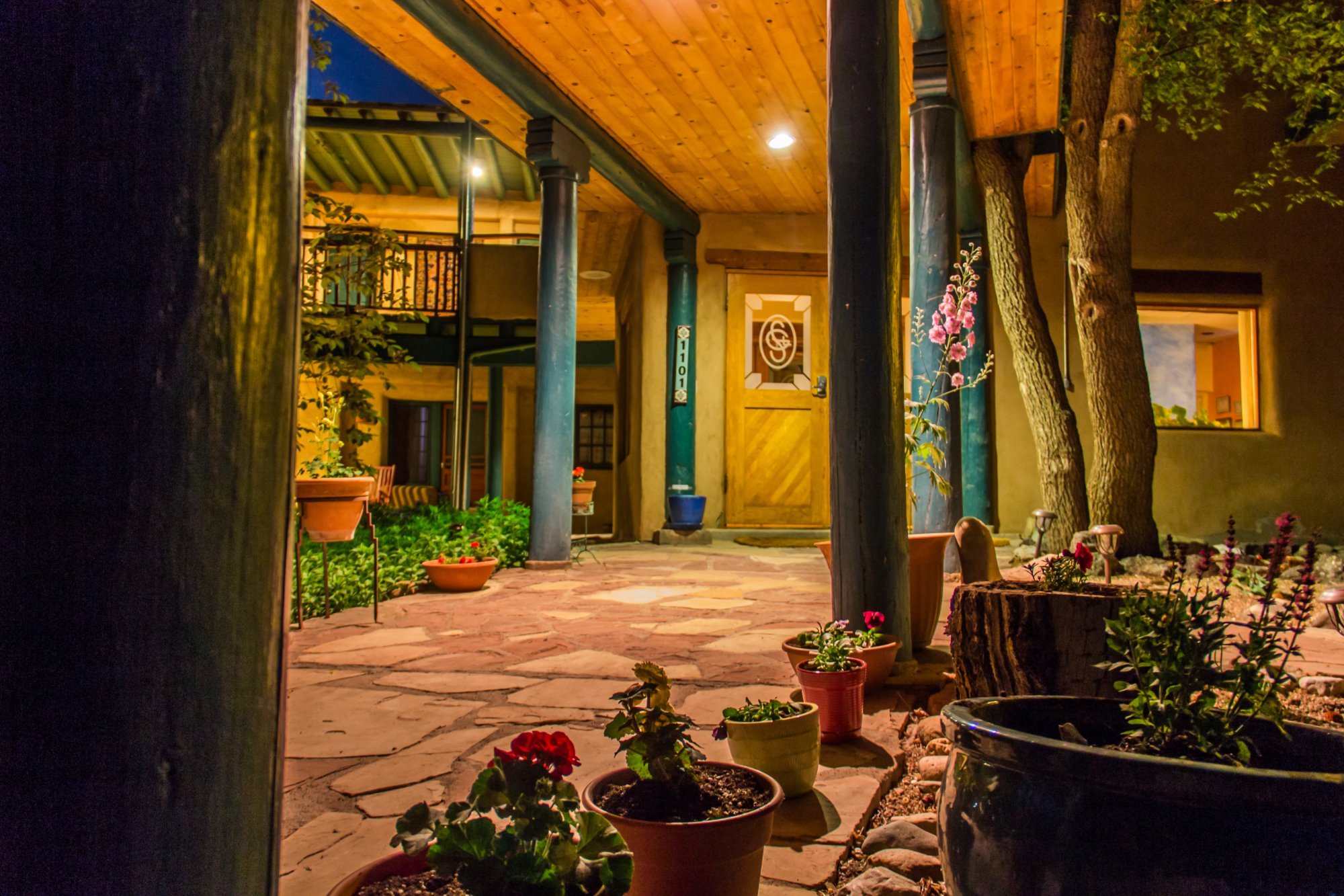 BLUE SKY RETREAT (AU$294): 2022 Prices & Reviews (Taos, New Mexico ...