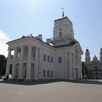 На площади свободы
