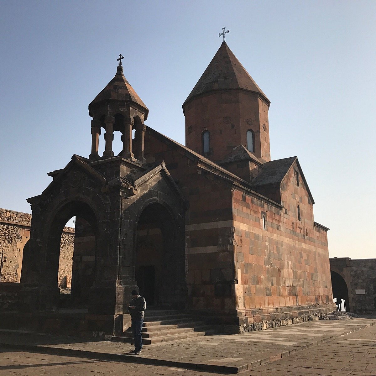 Traveling armenia. Монастырь хор Вирап. Хор Вирап Армения. Монастырь Гегард. Монастырский комплекс Гегард.