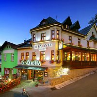 Celý objekt pizzerie a hotelu Belmonte