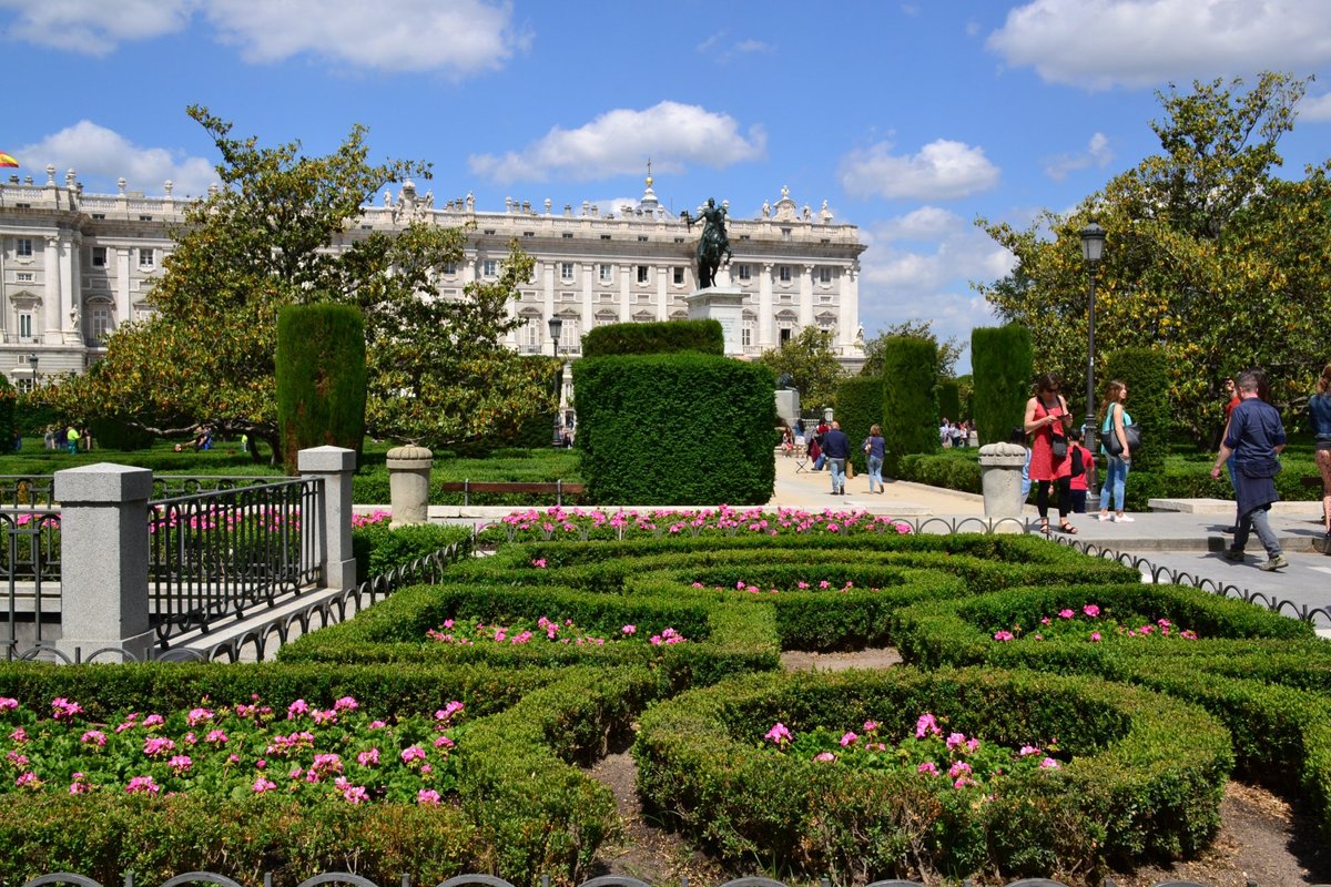 plaza-de-oriente-giardini.jpg?w=1200&h=-1&s=1