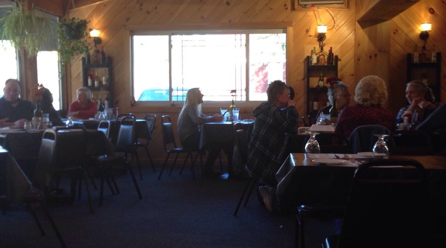 Stopped in for lunch. Good service. Food was plentiful and tasty. We would return if we are in t