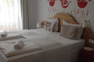 Room & Suite