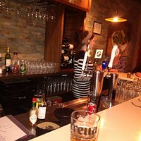 Robin has the best beers on tap!!