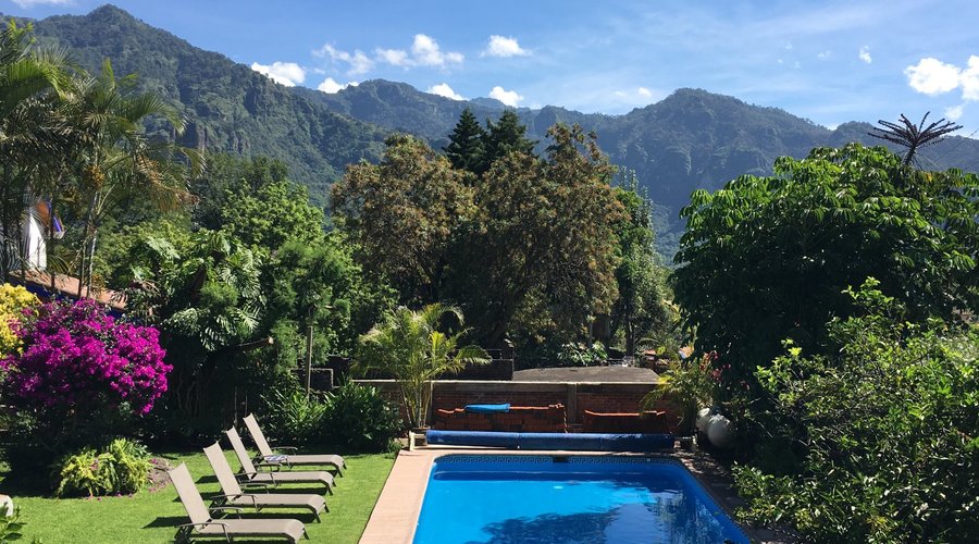 vista desde la terraza y algunas habitaciones
