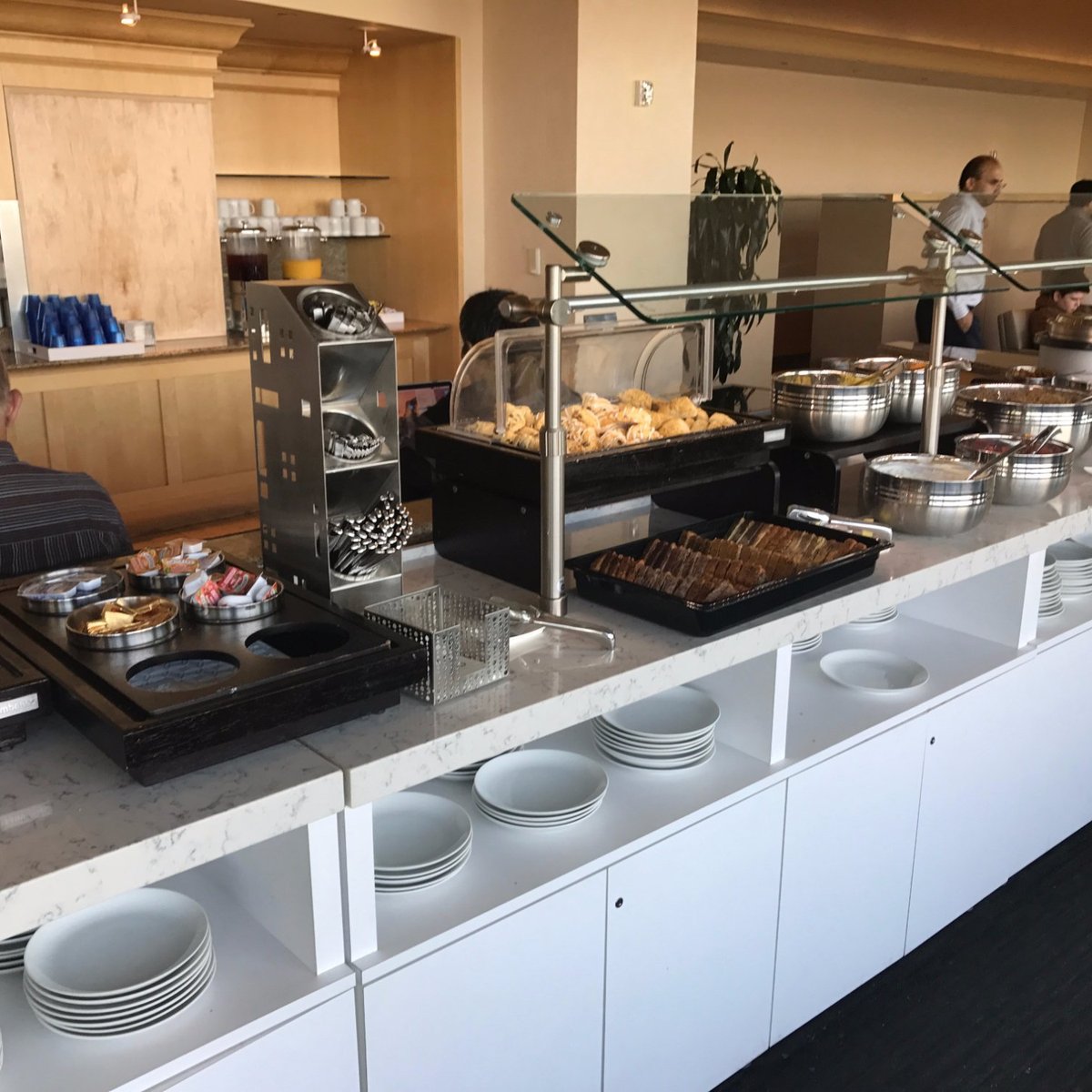 United Club (South San Francisco): All You Need to Know