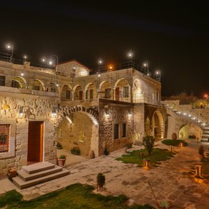 Otel Girişi -  Hotel Entry - Garden - Bahçe