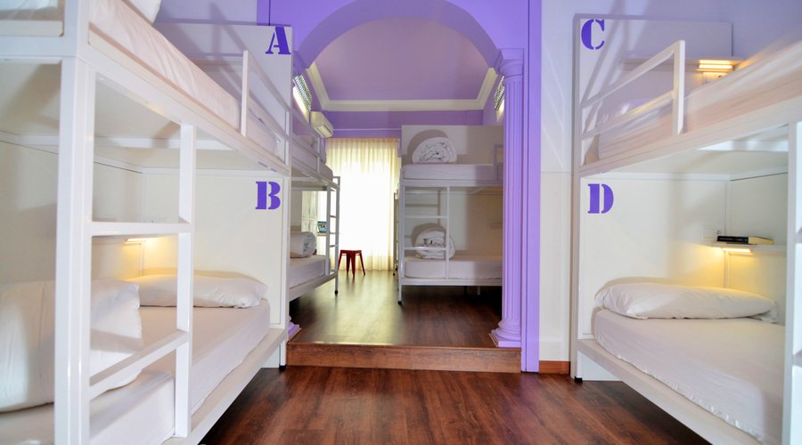 Habitación de 12 camas- baño compartido